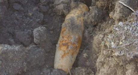Giurgiu. Proiectil neexplodat din Al Doilea Război Mondial, găsit la Uzunu în timpul arăturilor de toamnă 