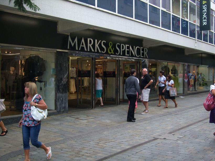 Marks &amp; Spencer intenţionează să închidă magazinele din România