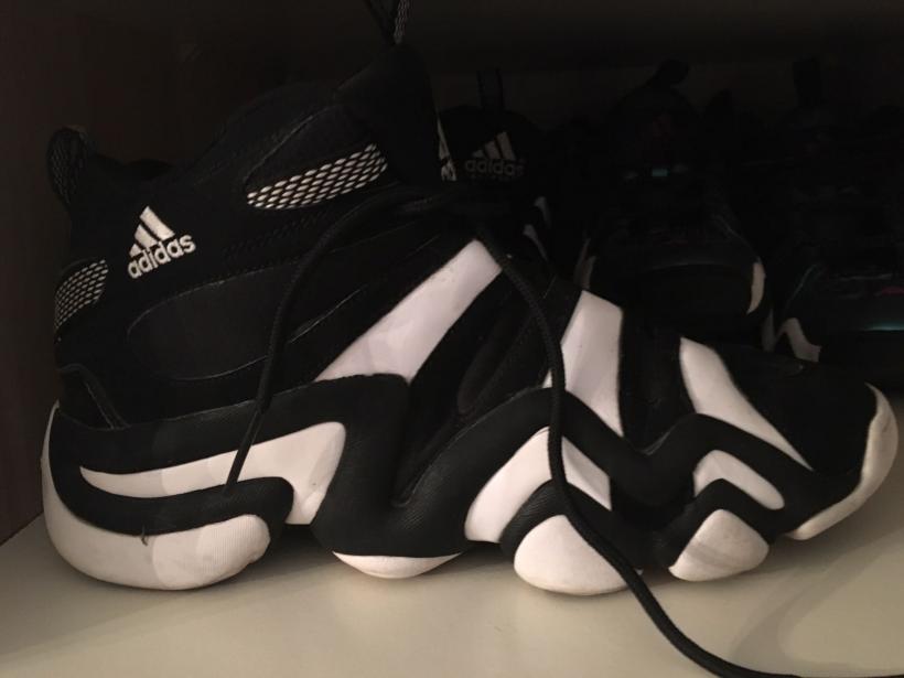 CRBL, dependent de încălțările sport! Are o colecție de o sută de perechi, iar cea mai scumpă  “piesă” a costat sute de euro 18556292