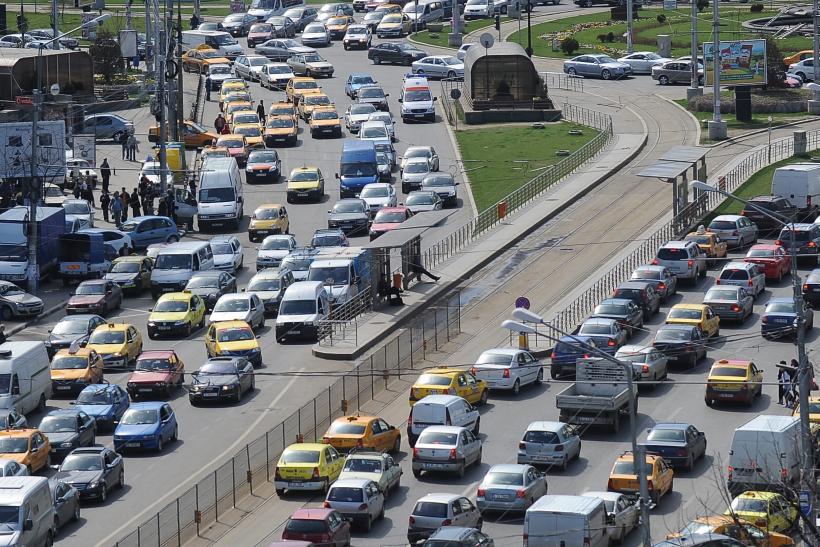 Soluție pentru trafic: oamenii intră, mașinile rămân