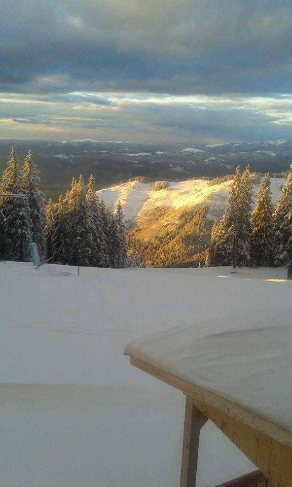 WEBCAM. Vezi cum arată pârtiile din Munţii Parâng! IMAGINI LIVE din Straja - Platoul Soarelui 18557144