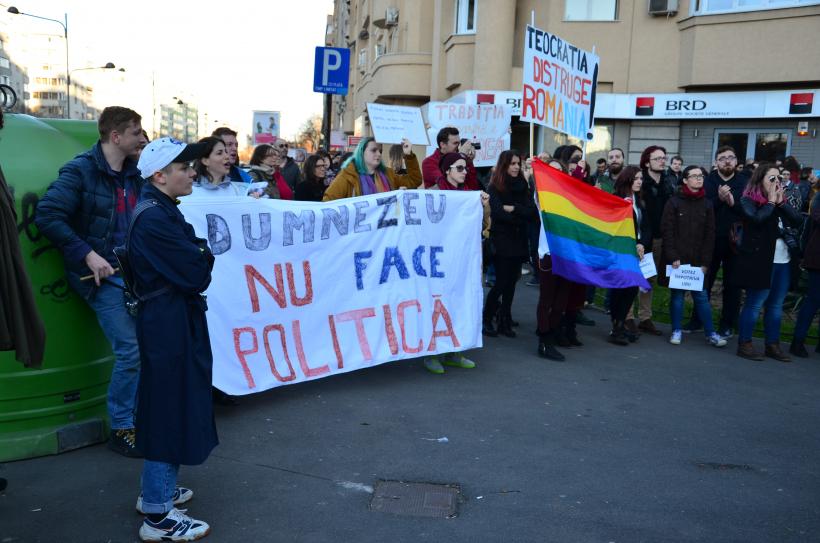 GALERIE FOTO! Marşul "Dumnezeu nu face politică" a avut loc sâmbătă, în Capitală 18557393
