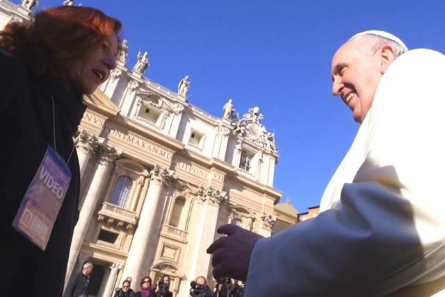 Papa Francisc îi autorizează pe preoţi să acorde permanent iertarea pentru păcatul avortului