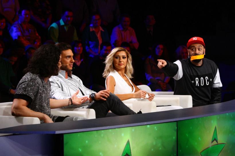 Next Star. O lamă, animalul de companie al unei concurente  18557964