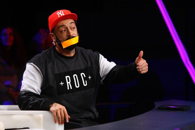 Next Star. O lamă, animalul de companie al unei concurente  18557965