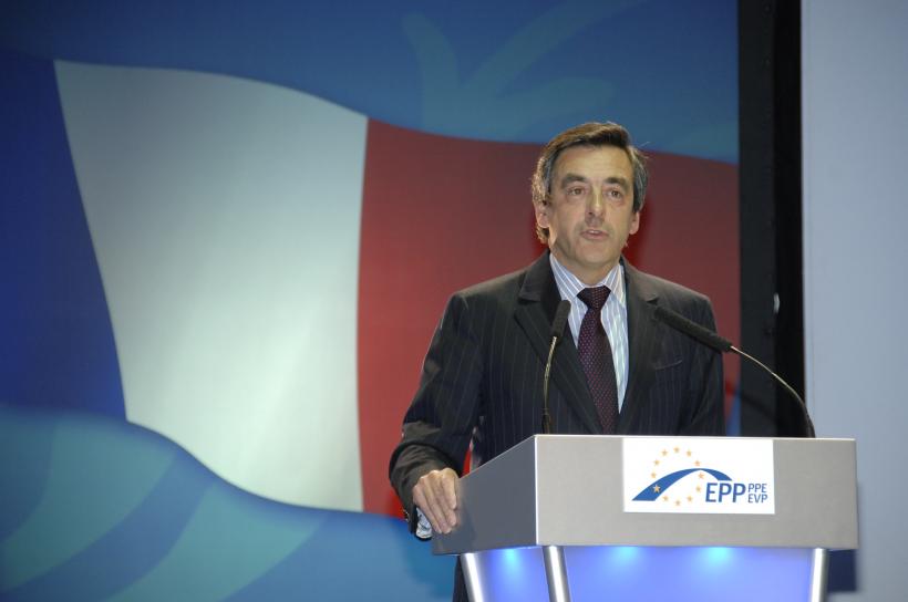 Fillon conduce în alegerile primare ale dreptei franceze