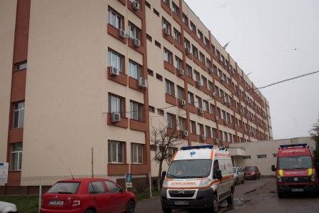 Anchetă epidemiologică în Prahova după ce 3 persoane au ajuns la spital cu botulism