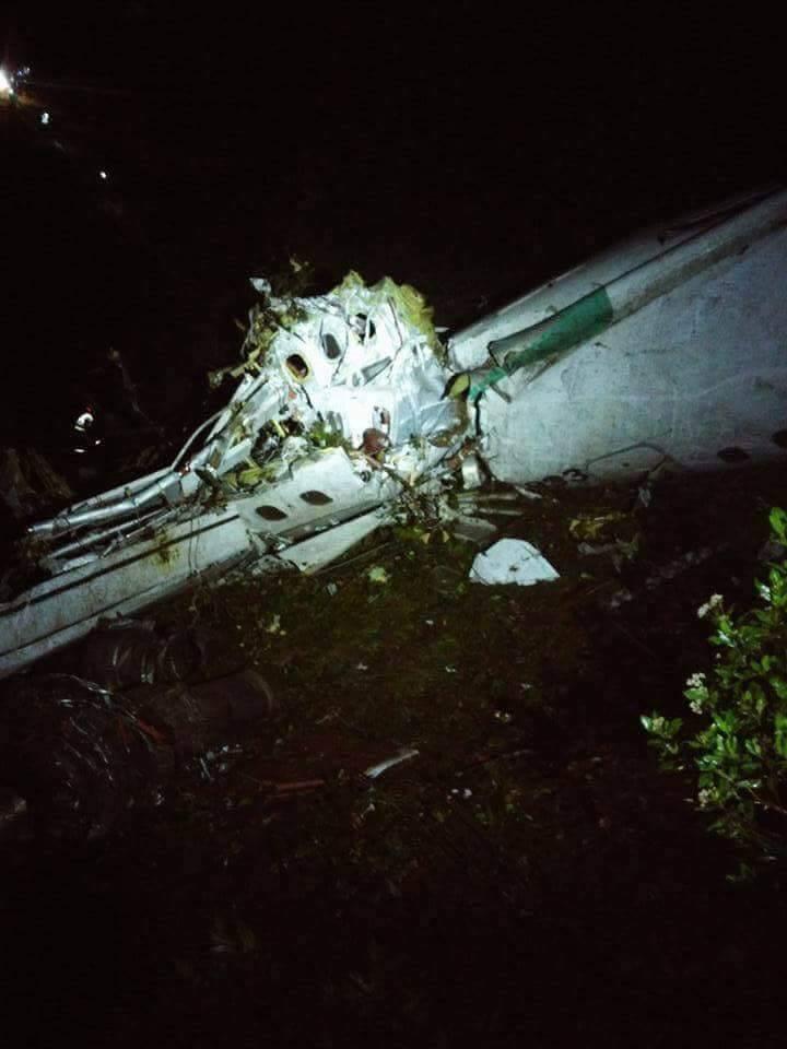 Avion prăbuşit în Columbia. Au fost suspendate operaţiunile de salvare a victimelor, din cauza ploii abundente