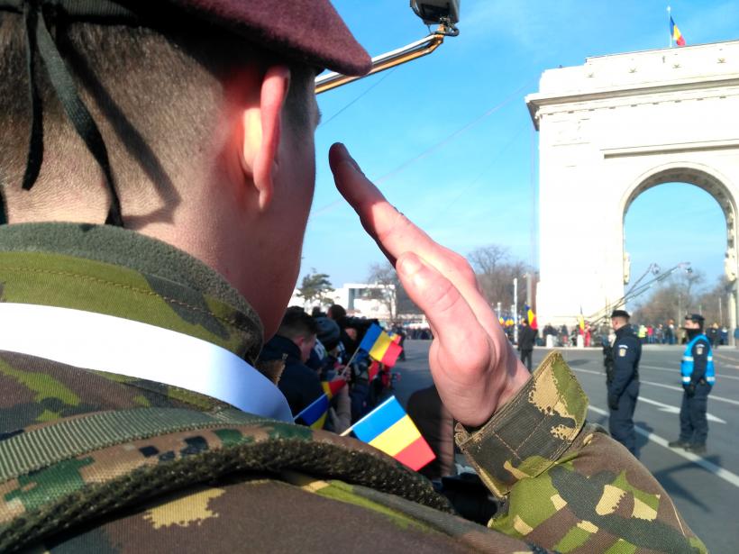 Galerie Foto - Defilarea militară cu ocazia Zilei Naţionale a României 18558902