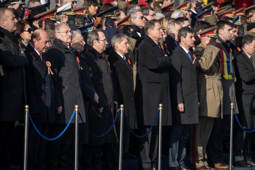 Galerie Foto - Defilarea militară cu ocazia Zilei Naţionale a României 18558948