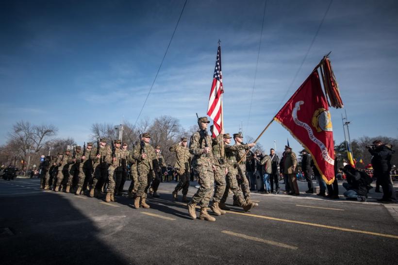 Galerie Foto - Defilarea militară cu ocazia Zilei Naţionale a României 18558950