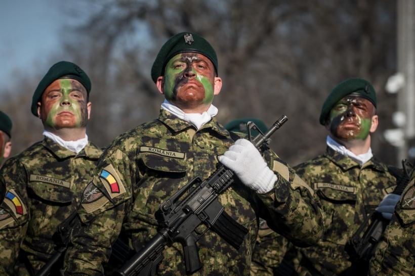 Galerie Foto - Defilarea militară cu ocazia Zilei Naţionale a României 18558951