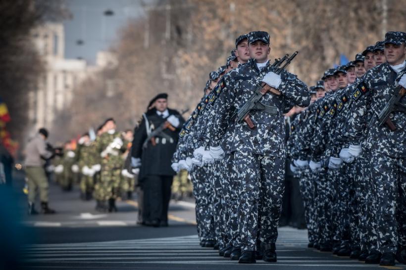 Galerie Foto - Defilarea militară cu ocazia Zilei Naţionale a României 18558953