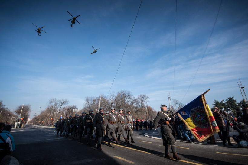 Galerie Foto - Defilarea militară cu ocazia Zilei Naţionale a României 18558958