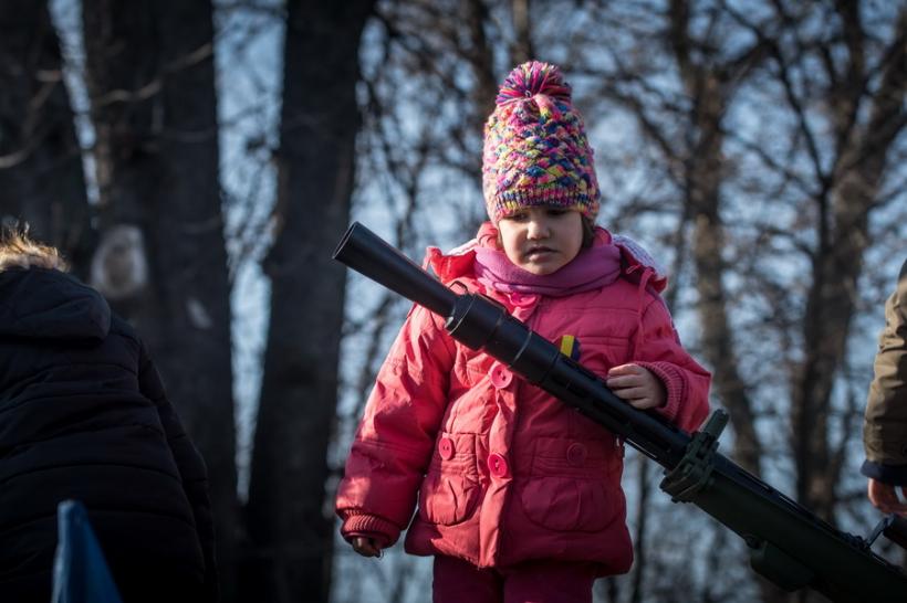 Galerie Foto - Defilarea militară cu ocazia Zilei Naţionale a României 18558970