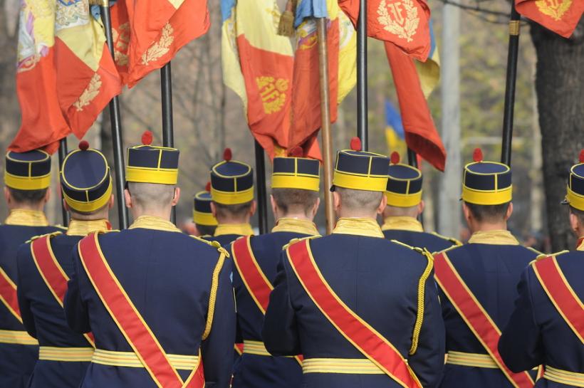 Galerie Foto - Defilarea militară cu ocazia Zilei Naţionale a României 18558974