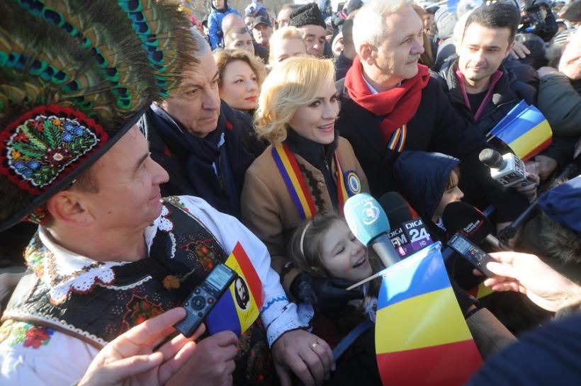 Galerie Foto - Defilarea militară cu ocazia Zilei Naţionale a României 18558998