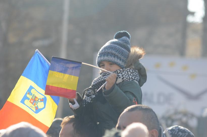 Galerie Foto - Defilarea militară cu ocazia Zilei Naţionale a României 18559000