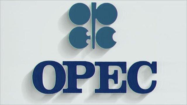 OPEC anunţă prima reducere a producţiei din ultimii opt ani; preţul barilului de ţiţei creşte cu 8%