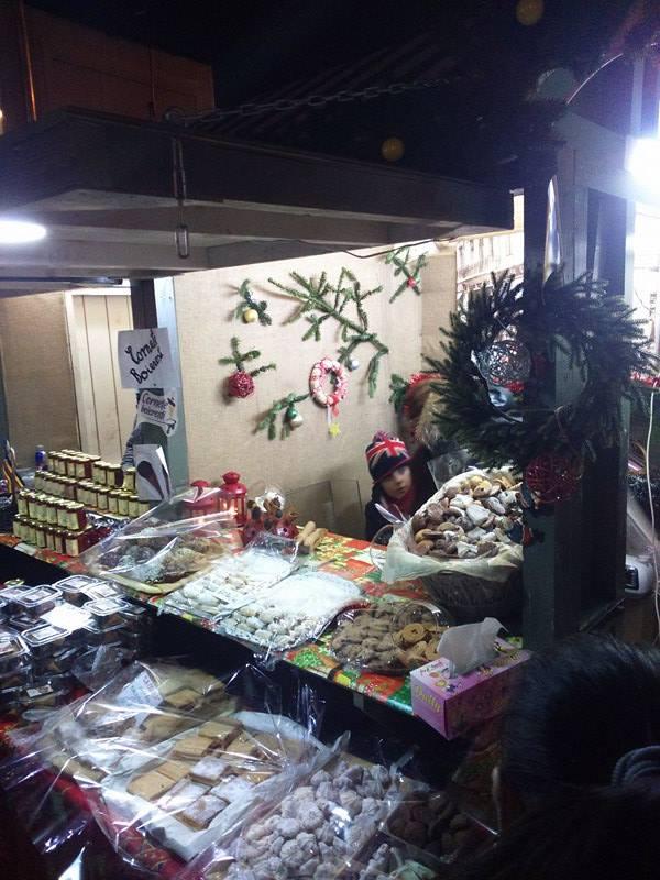 S-a aprins iluminatul festiv din Capitală și a fost deschis Târgul de Crăciun din Piața Constituției 18559083