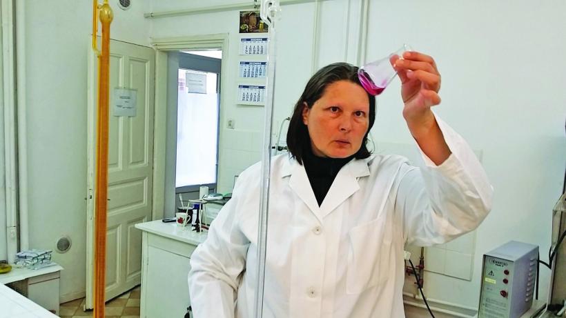 Serial „Alcoolul la români”. Cum se preface alcoolul în otravă 18558859