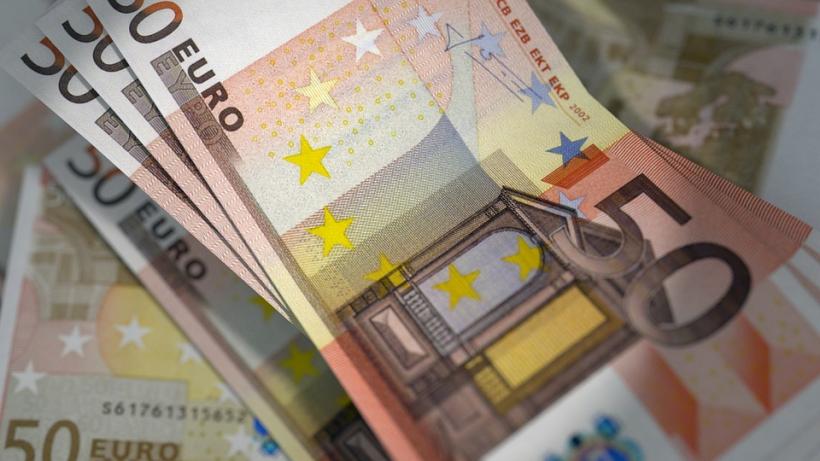 Un german a folosit bancnote false pentru achitarea serviciilor oferite de o sută de prostituate