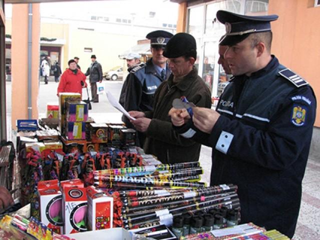 Polițiștii desfășoară acțiunea ”Foc de artificii”; autoritățile au confiscat 122 kg de articole pirotehnice