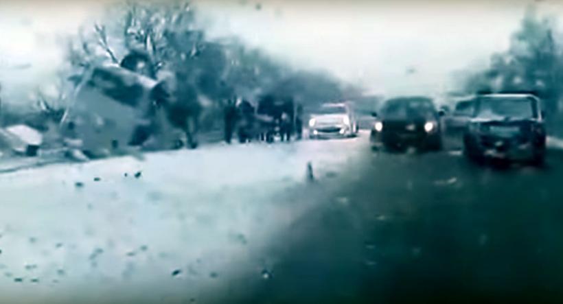 VIDEO -  9 copii și un adult au MURIT într-un grav ACCIDENT rutier în Rusia