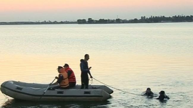 Bărbat găsit mort în Lacul Morii din Bucureşti 
