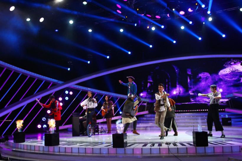 Finala Next Star: Cei mai buni 15 concurenți luptă pentru 20.000 de euro! 18560494