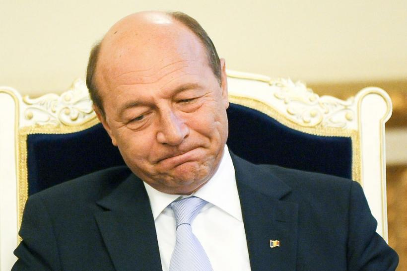 Dodon declară că până la Anul Nou îi va retrage cetăţenia Republicii Moldova lui Băsescu şi îl va demite pe Şalaru