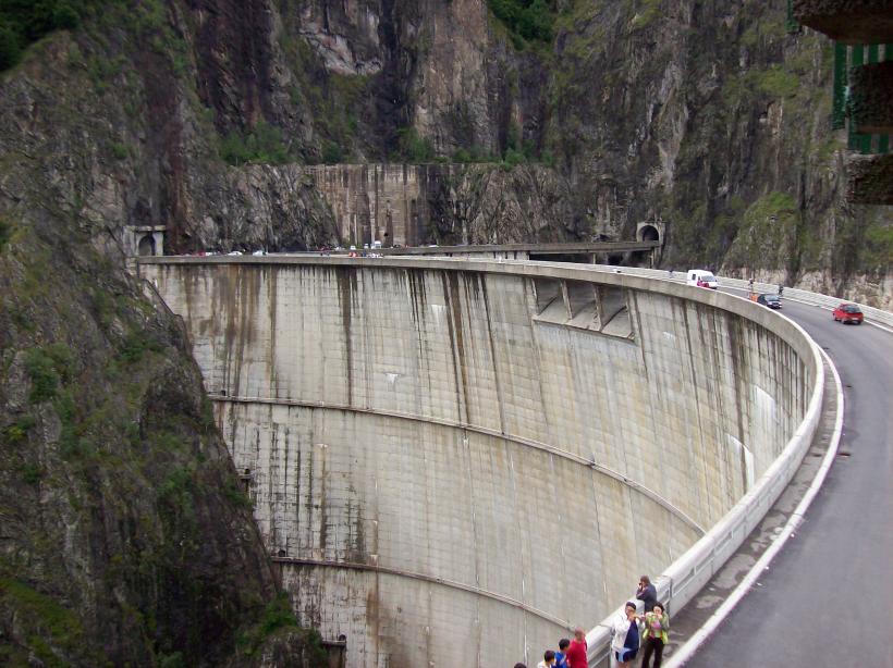 ANAR: 700 de baraje din 2000 nu îndeplinesc condițiile pentru a fi autorizate