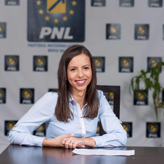 Mara Mareș, deputat PNL Brașov:  &quot;Programul meu din Parlament se va baza în principiu pe tineri&quot;