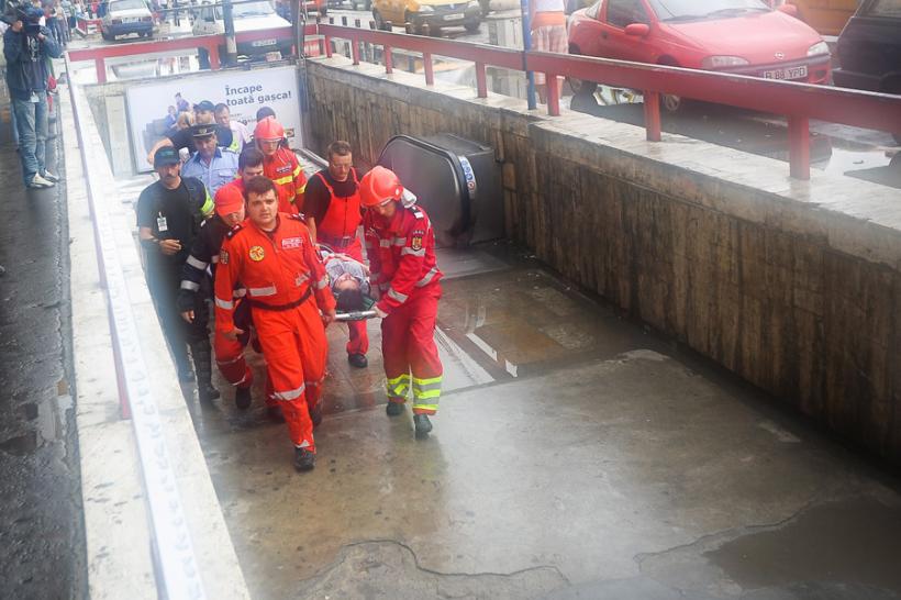 Un bărbat a fost lovit de metrou la staţia Dimitrie Leonida; un picior i-a fost amputat