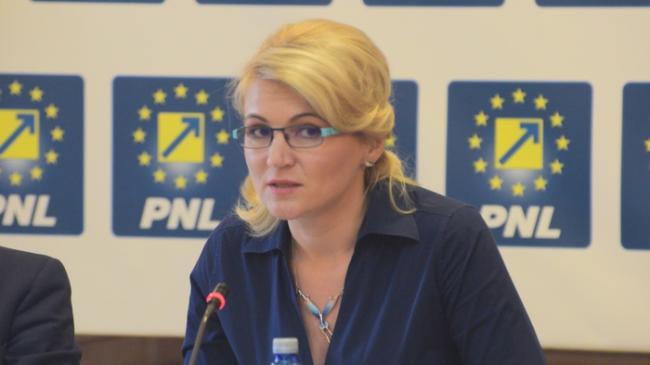 Andreea Paul: PNL, partidul parlamentar în care nicio femeie nu conduce o comisie parlamentară 