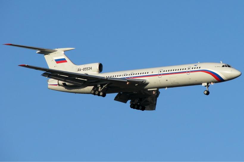 Rusia suspendă zborurile avioanelor TU-154 după prăbuşirea unui aparat de acest tip în Marea Neagră 