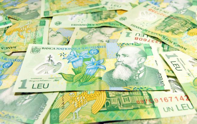 Moneda națională pierde teren în raport cu principalele valute