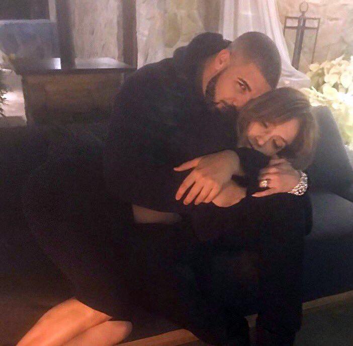 Foto - Jennifer Lopez și iubitul ei și-au oficializat relația înntr-un mod inedit
