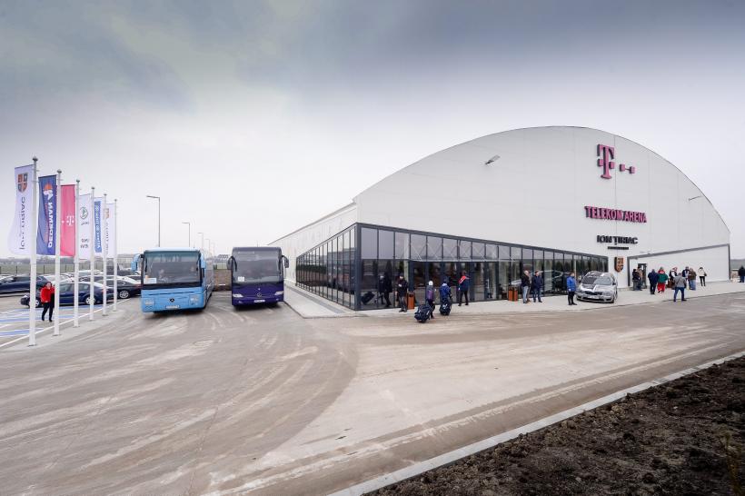 S-a dat startul la distracție pe patinoarul de la Otopeni 18562006