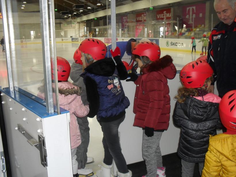 S-a dat startul la distracție pe patinoarul de la Otopeni 18562011