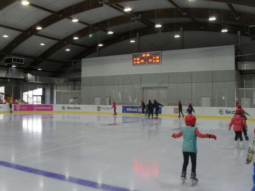 S-a dat startul la distracție pe patinoarul de la Otopeni 18562013