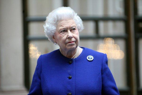 Britanicii, îngrijorați de starea de sănătate a reginei Elisabeta a II-a