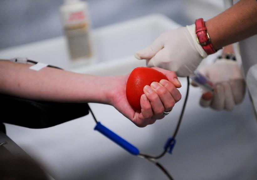 Centrul de Transfuzii face apel la bucureșteni să doneze sânge