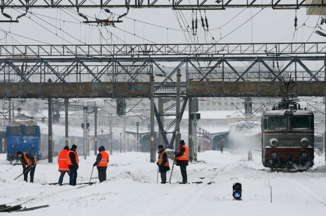CFR Călători: Circulaţia feroviară se va desfăşura în condiţii de iarnă, în perioada următoare 