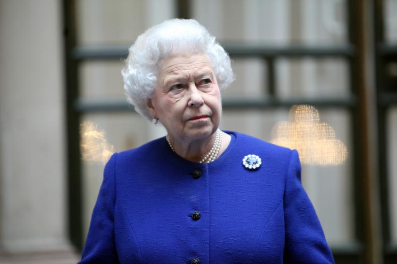 Regina Marii Britanii, la un pas să fie împușcată în Palatului Buckingham