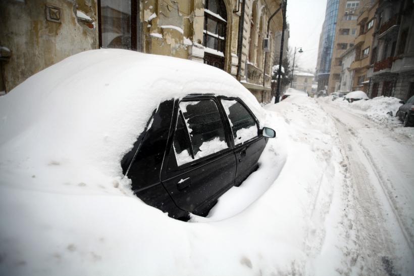 Bucureștiul sub zăpadă. Cod portocaliu de ninsori şi viscol puternic pentru Capitala şi 11 judeţe
