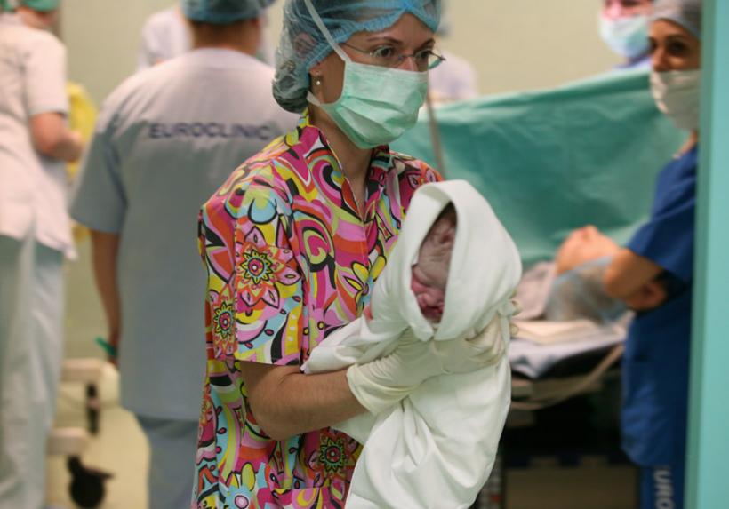 Columbia: O bunică şi-a dus nepotul înapoi la clinica unde acesta se născuse... pentru că era prea urât