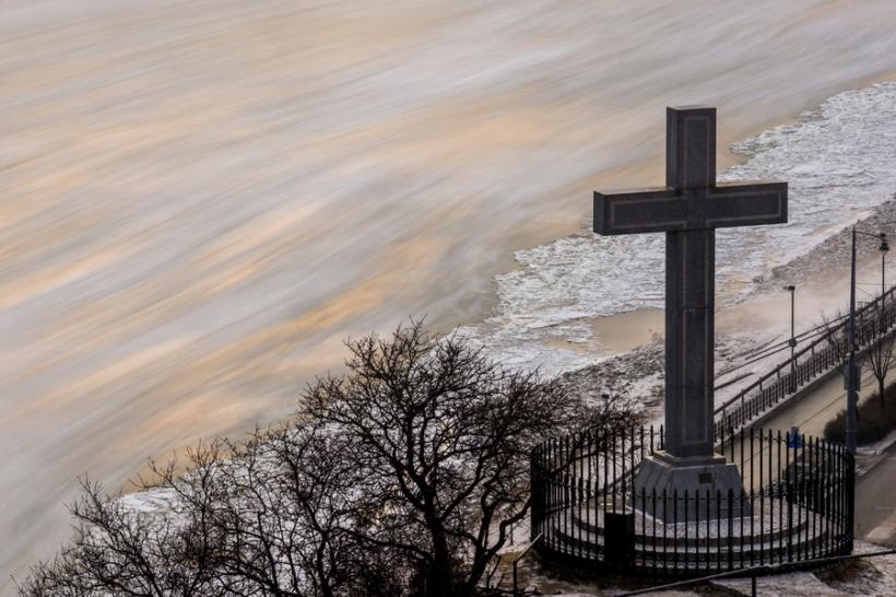 FOTO / VIDEO  - Imagini fabuloase cu Dunărea îngheţată 18563252