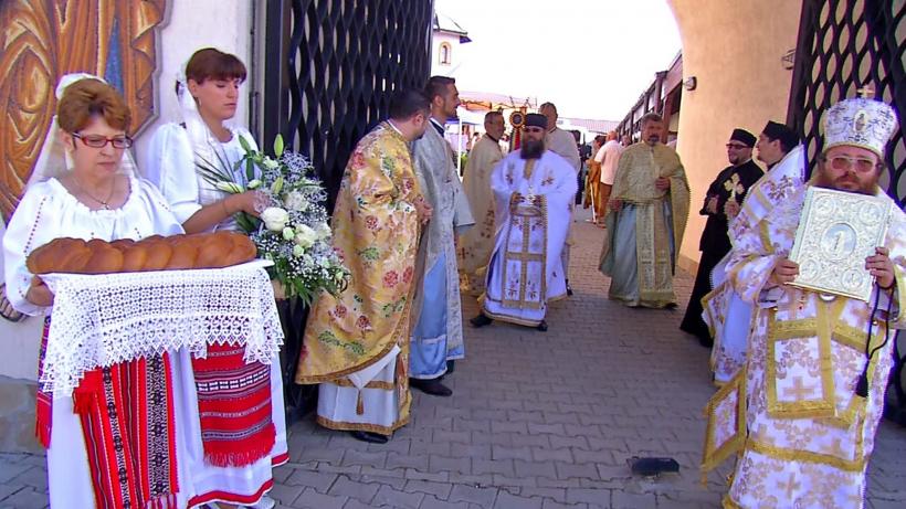 Preoții oropsiți fac concurență Bisericii Ortodoxe