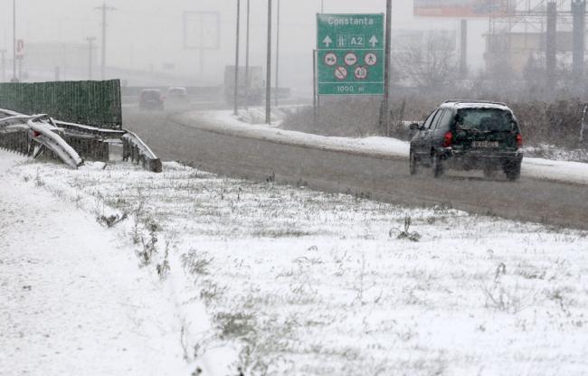 Situația drumurilor naționale și a sectoarelor de autostradă închise din cauza condițiilor meteo nefavorabile